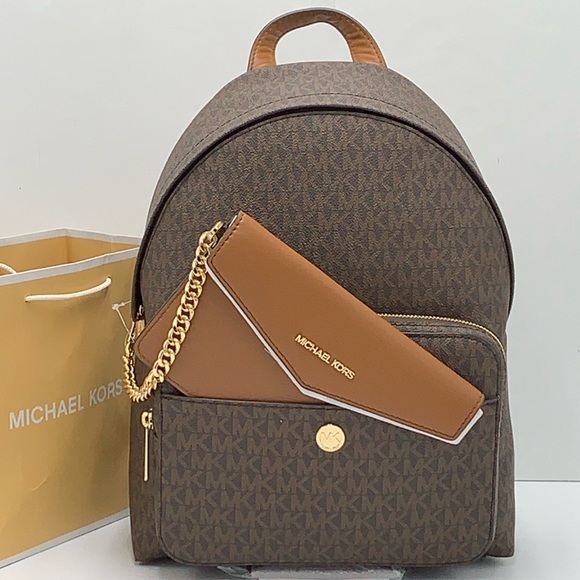 MICHAEL KORS
Maisie Extra-Small Logo 2-in-1 Backpack
Brown 
NWT - Picture 14 of 15
